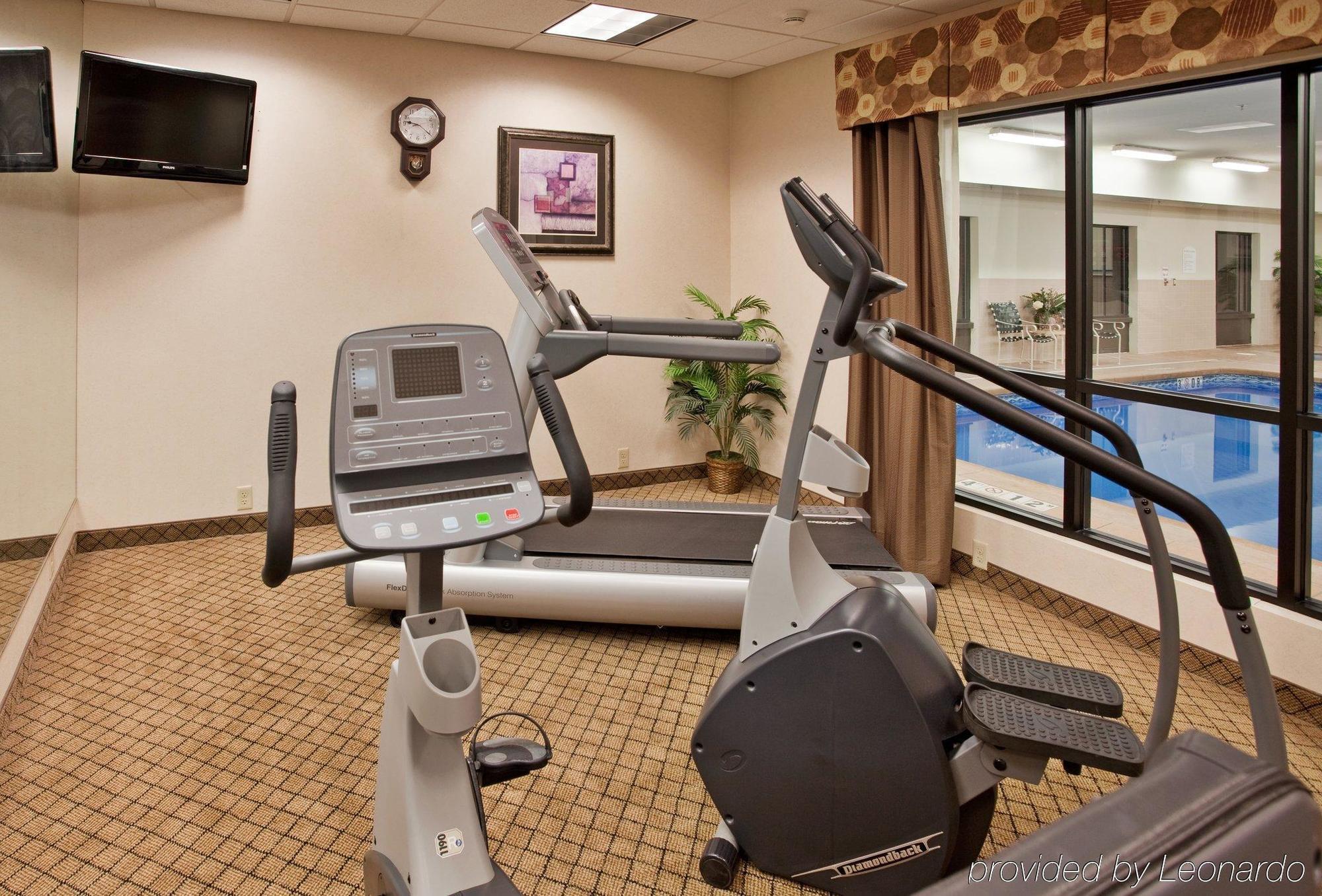 Holiday Inn Express Hotel & Suites Mcpherson By Ihg Facilities photo