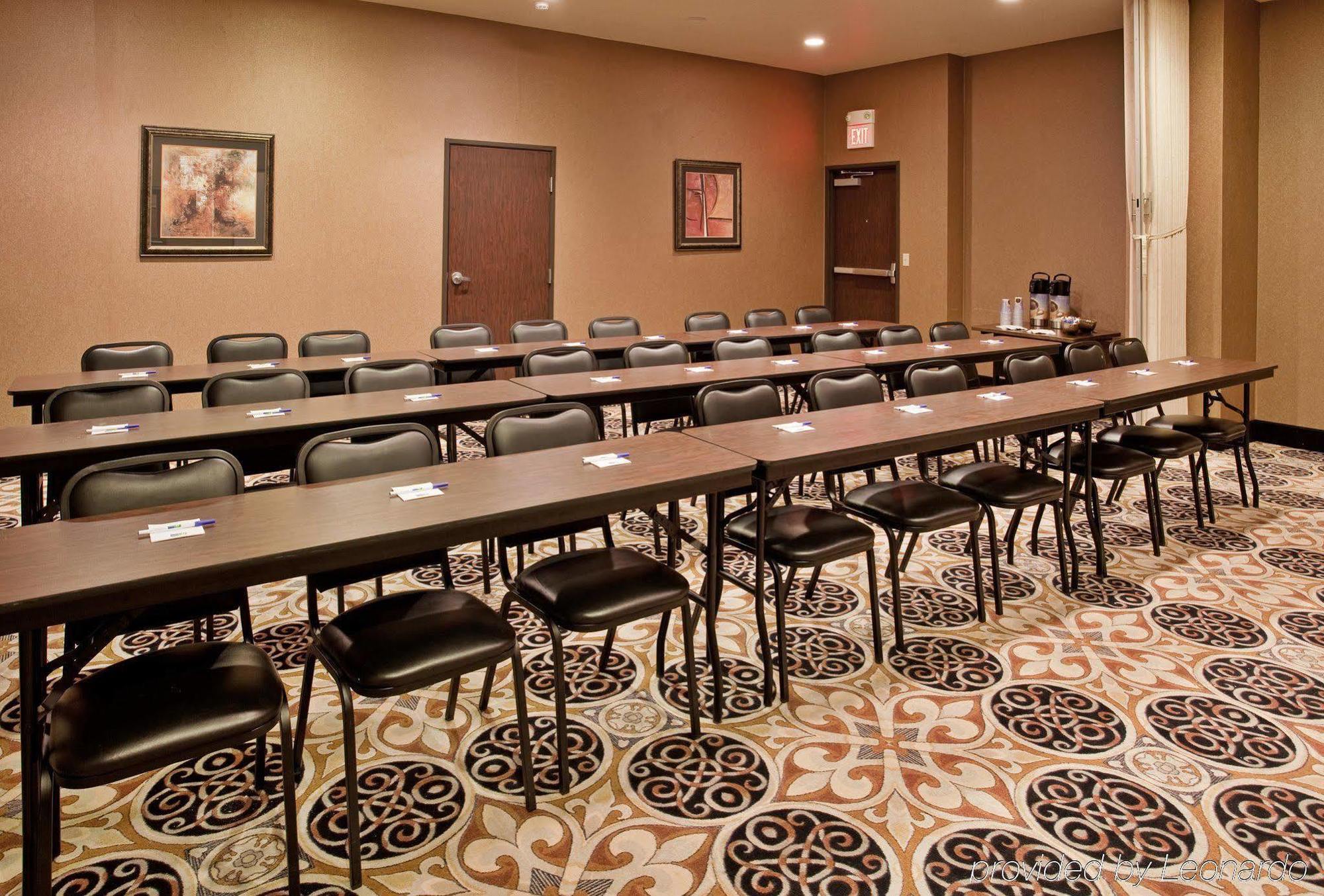 Holiday Inn Express Hotel & Suites Mcpherson By Ihg Facilities photo